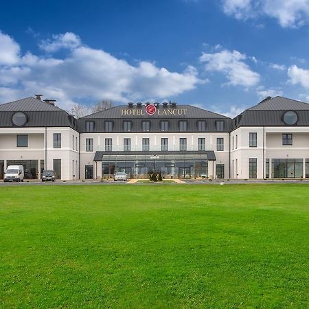 Hotel Ланьцут Екстер'єр фото