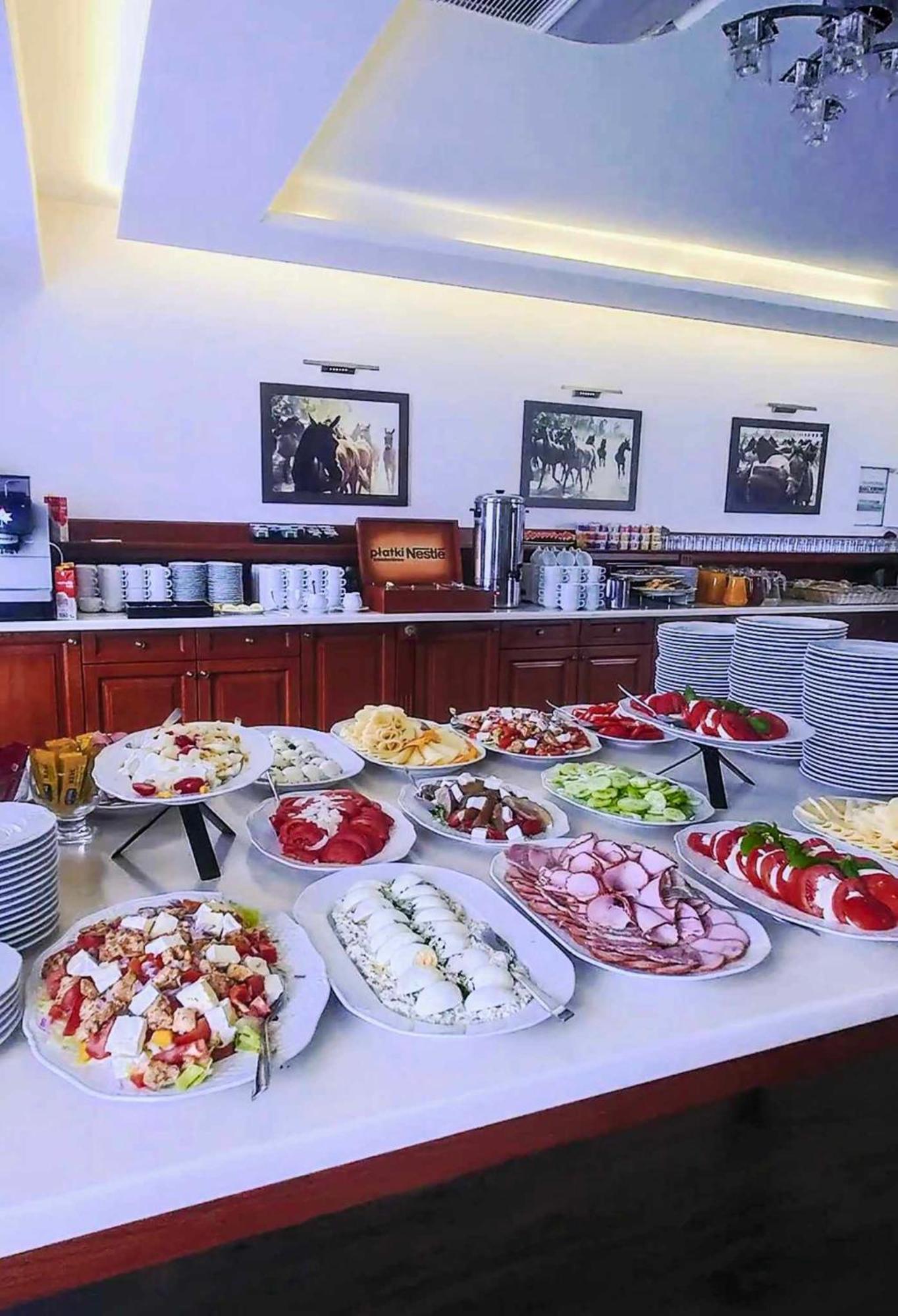 Hotel Ланьцут Екстер'єр фото
