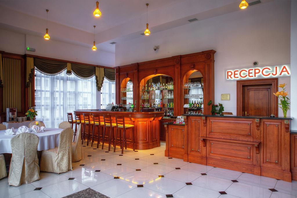 Hotel Ланьцут Екстер'єр фото