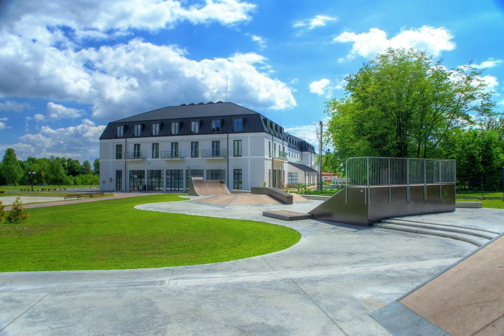 Hotel Ланьцут Екстер'єр фото