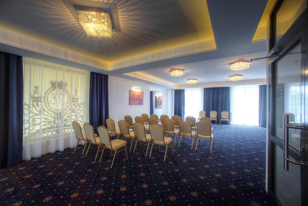 Hotel Ланьцут Екстер'єр фото